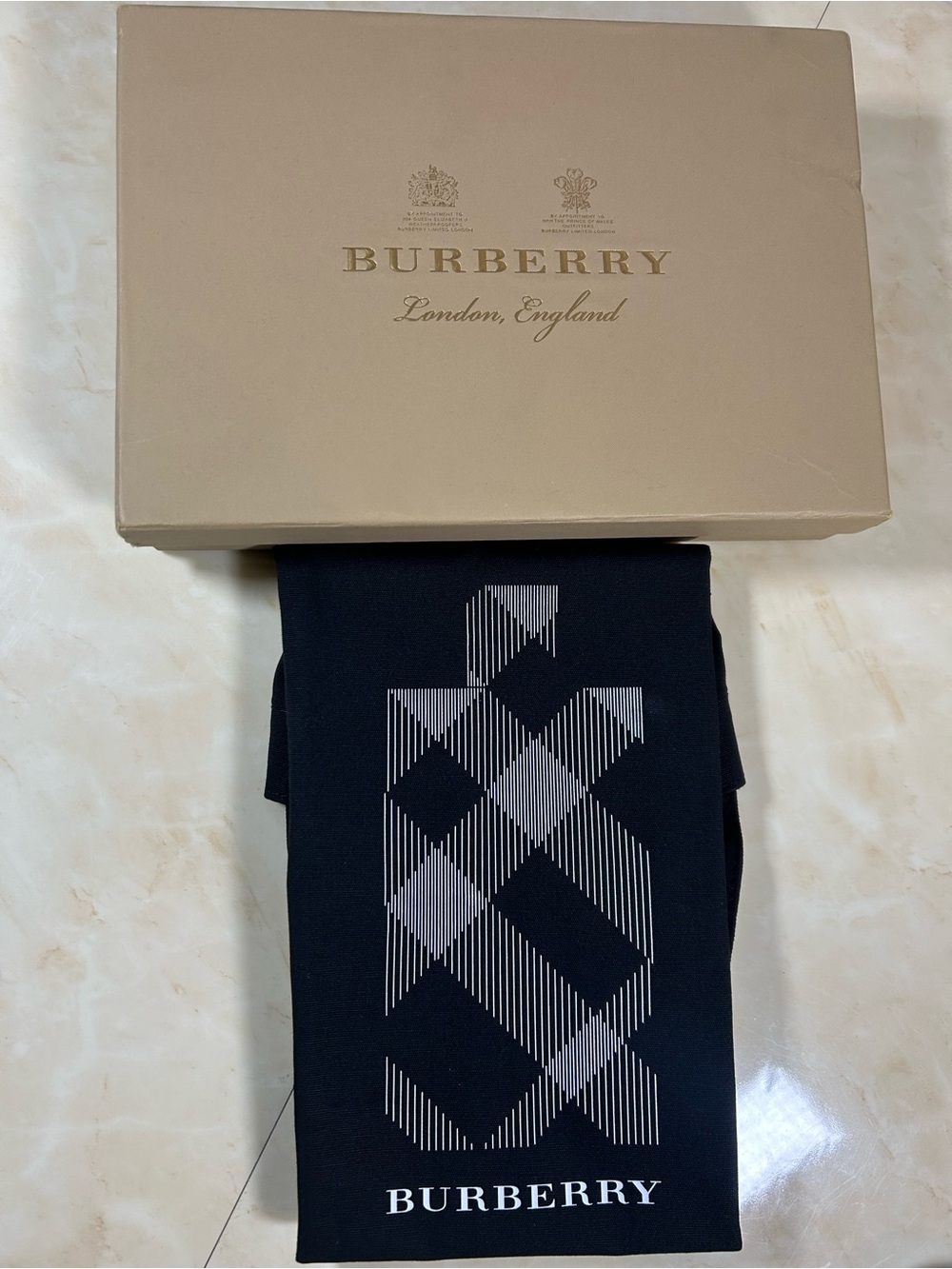 Burberry Perfume Gift Tote Bag with Box - Picture 2 of 10